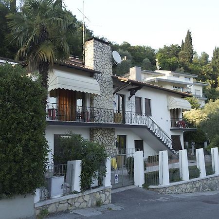 Guest House Villa De Ros Salò Екстериор снимка