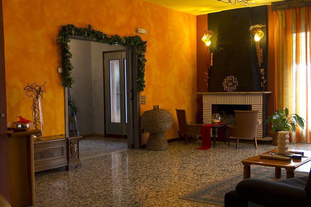 Guest House Villa De Ros Salò Екстериор снимка