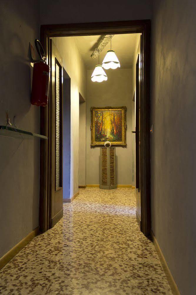 Guest House Villa De Ros Salò Екстериор снимка